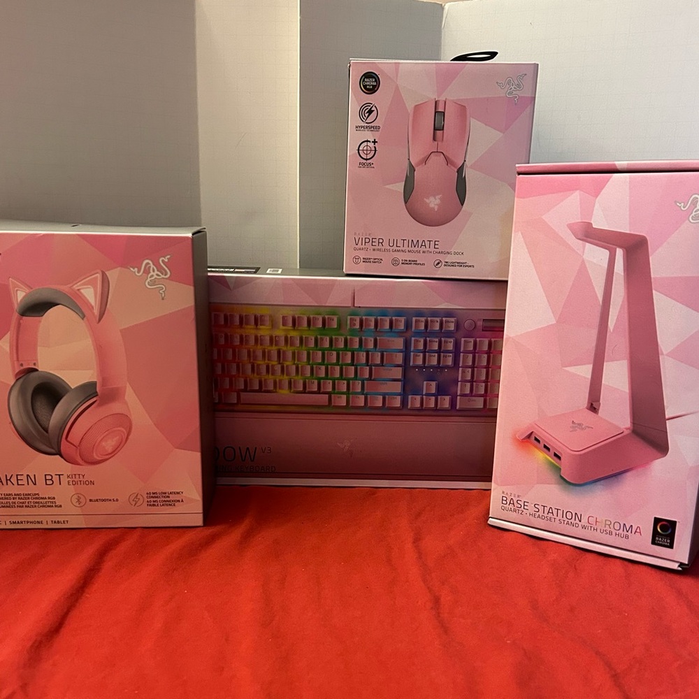 COPY - Razer Pink Gaming Set - Headset, Mouse, Keyboard, Stand